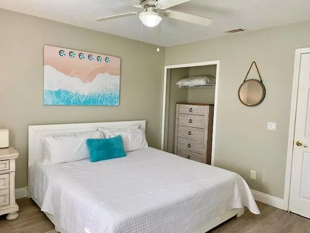 Adorable Beach Bungalow , Just Steps Away! Panama City Beach United States